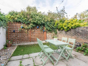 Cute and Cosy 2 Bed House on a Peaceful street